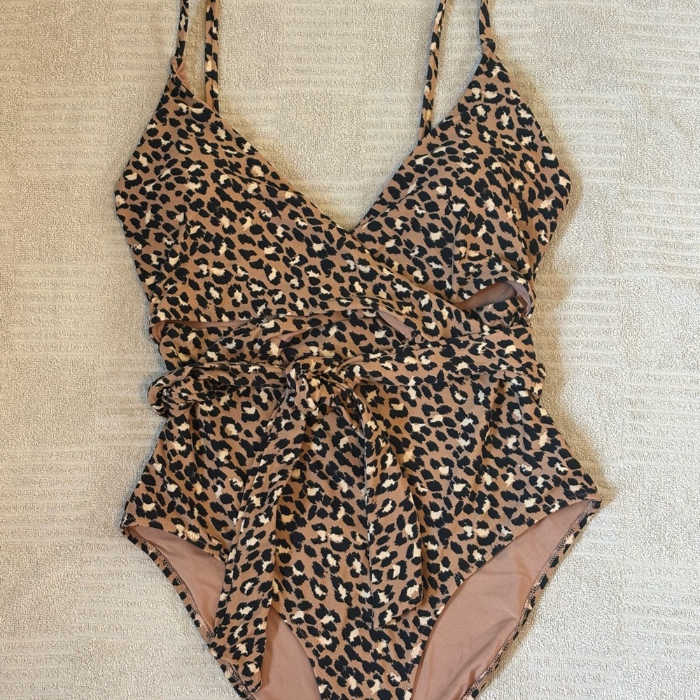 American Eagle Outfitters Leopard Print One Piece Swimsuit
